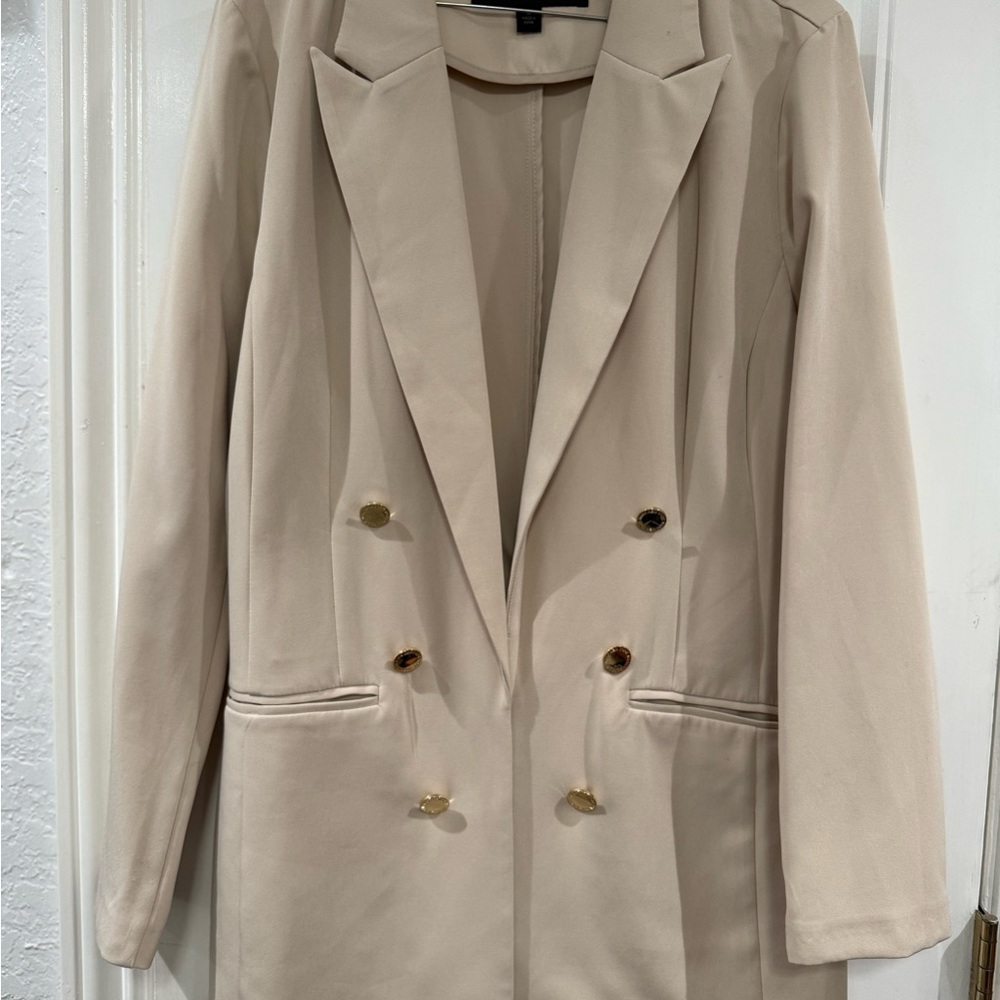Chic Cream Double-Breasted Blazer